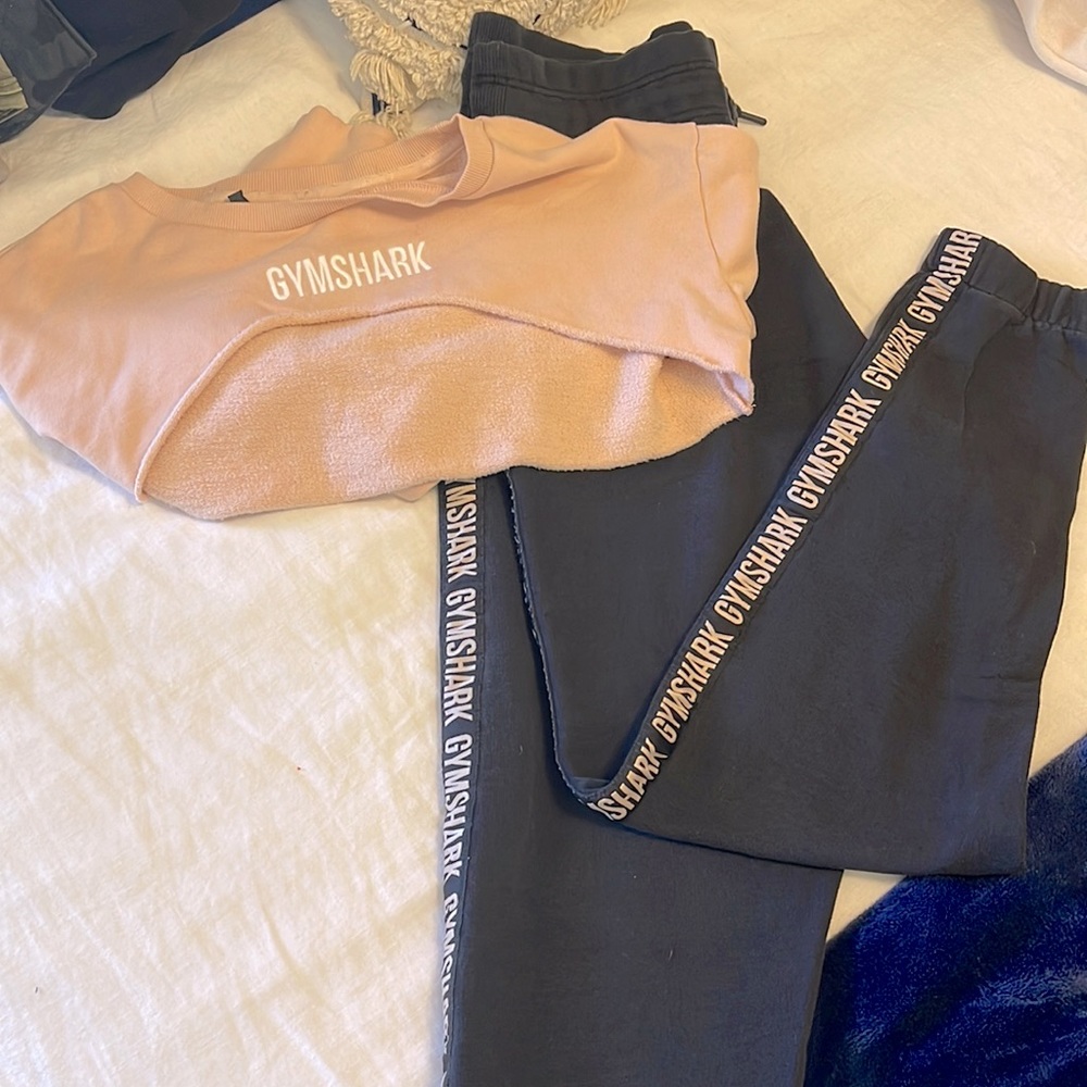 Extremely rare oversized gym shark joggers with matching crop